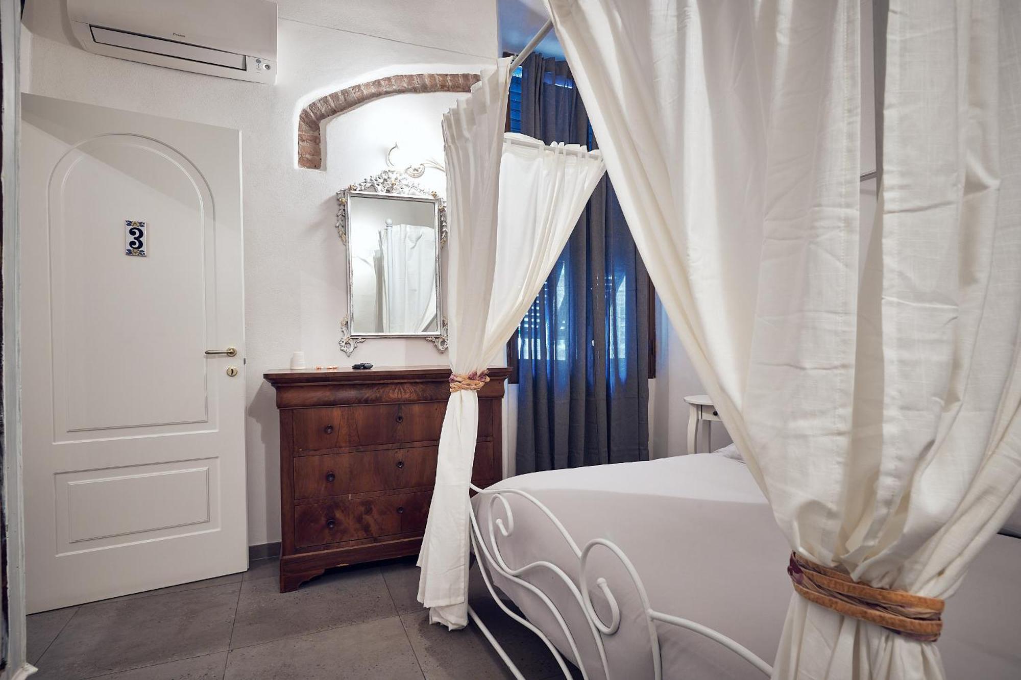 Hotel A Ca' De Lisetta à Albenga Extérieur photo