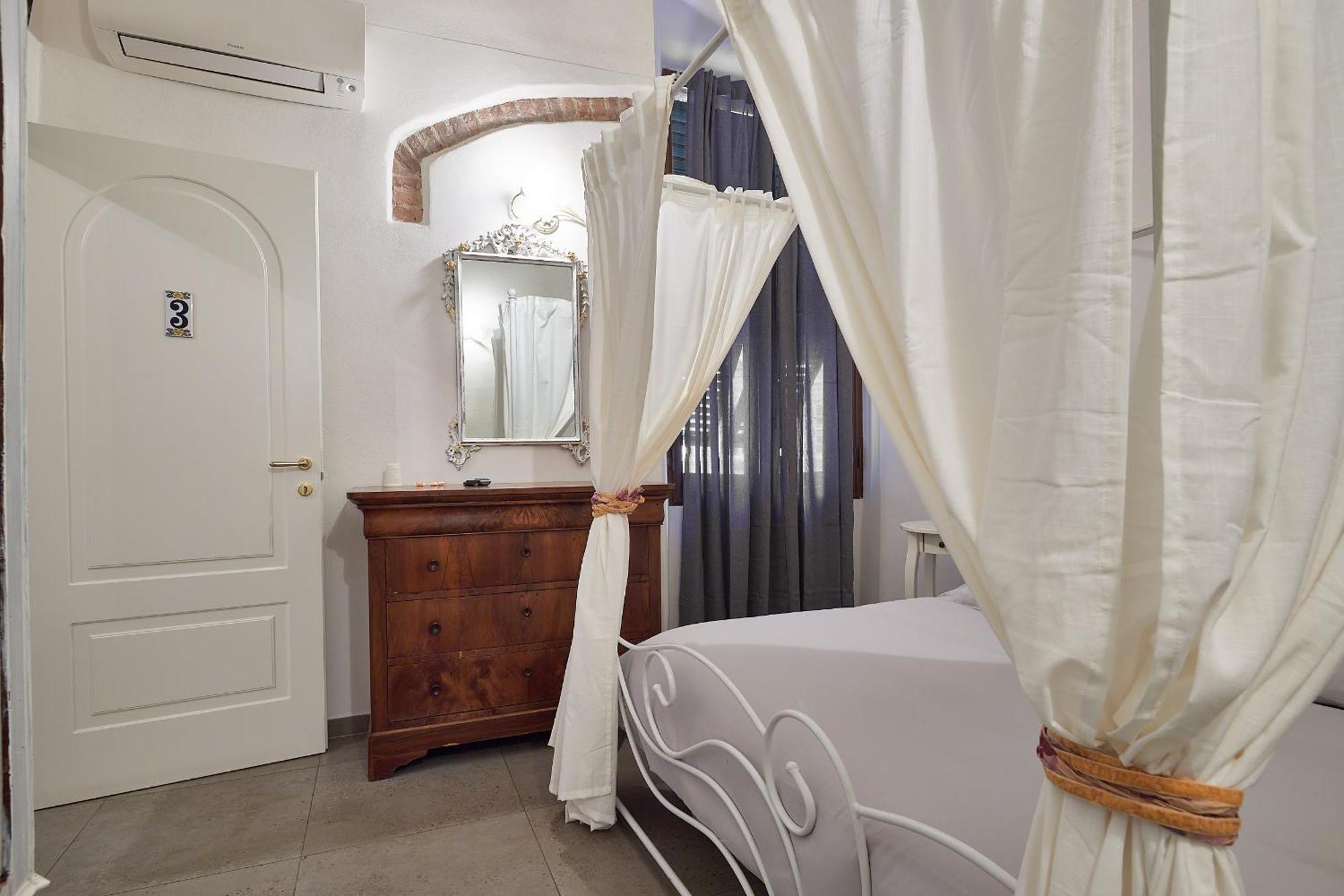 Hotel A Ca' De Lisetta à Albenga Extérieur photo